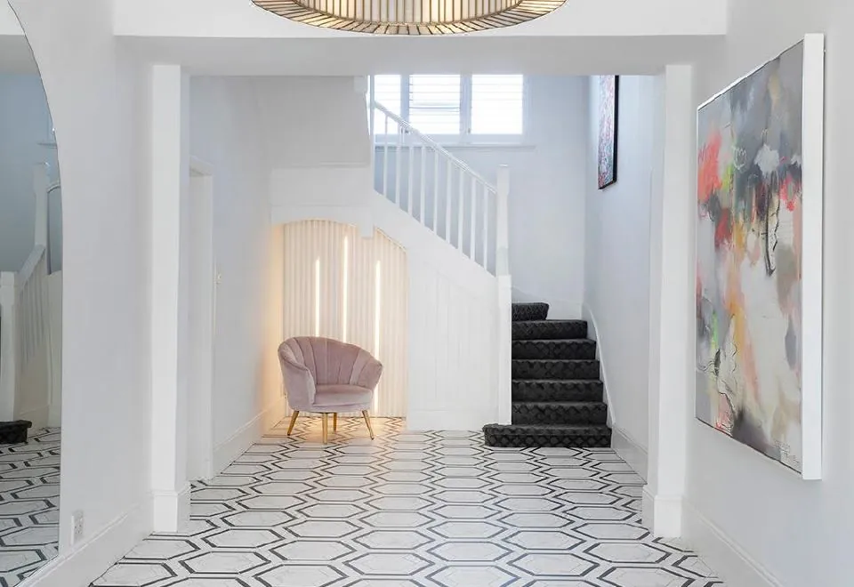 The Clarendon - Fresnaye