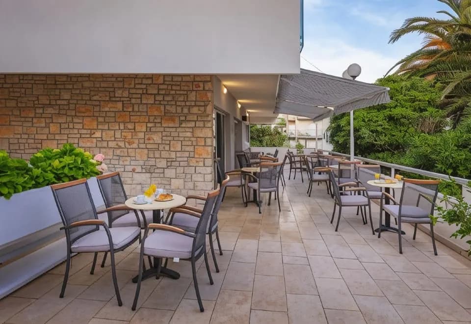 Pharia Hotel and Apartments - by The Beach
