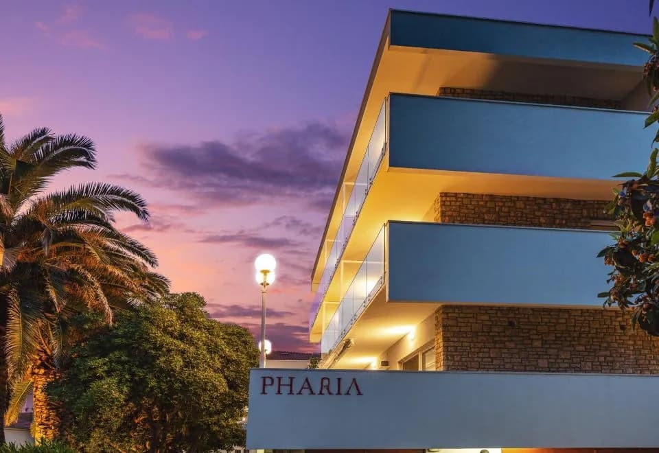 Pharia Hotel and Apartments - by The Beach