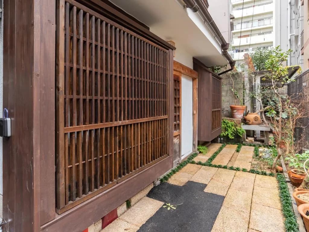 back alley residence Hibi