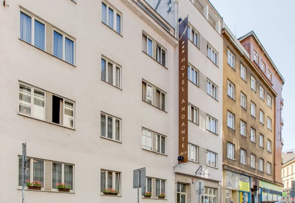 Andante Hotel