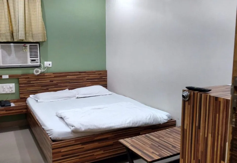 Pals Hotel