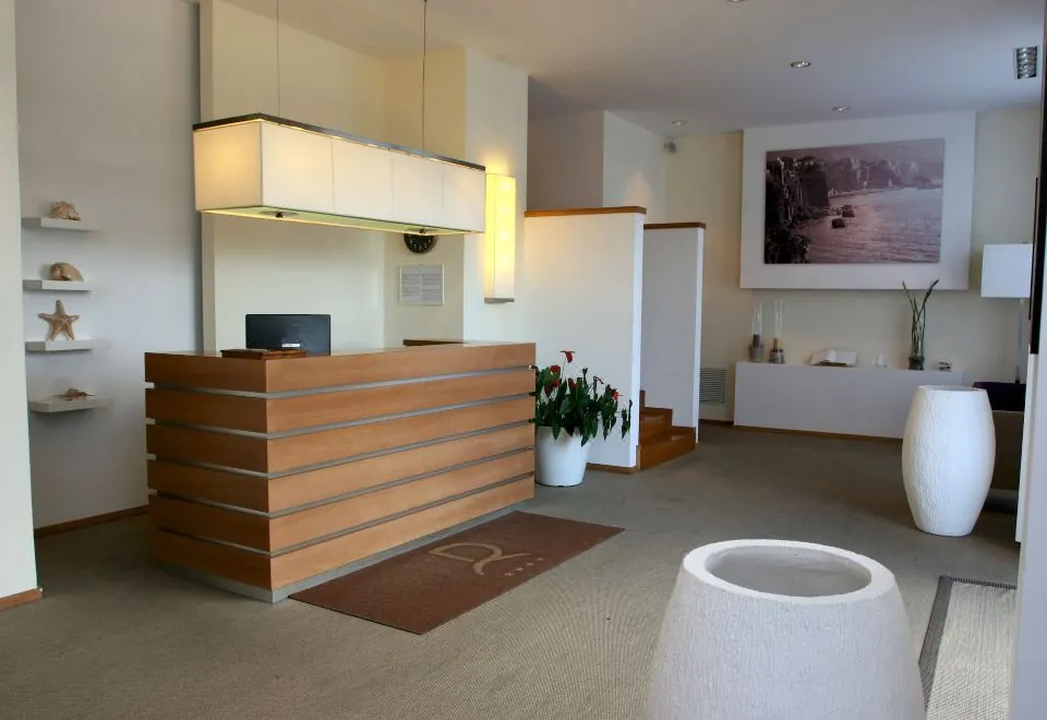 Rota Suites