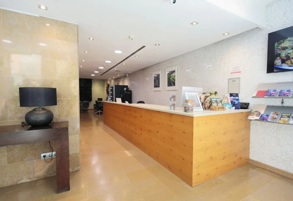 You & CO. J. Botánico Boutique