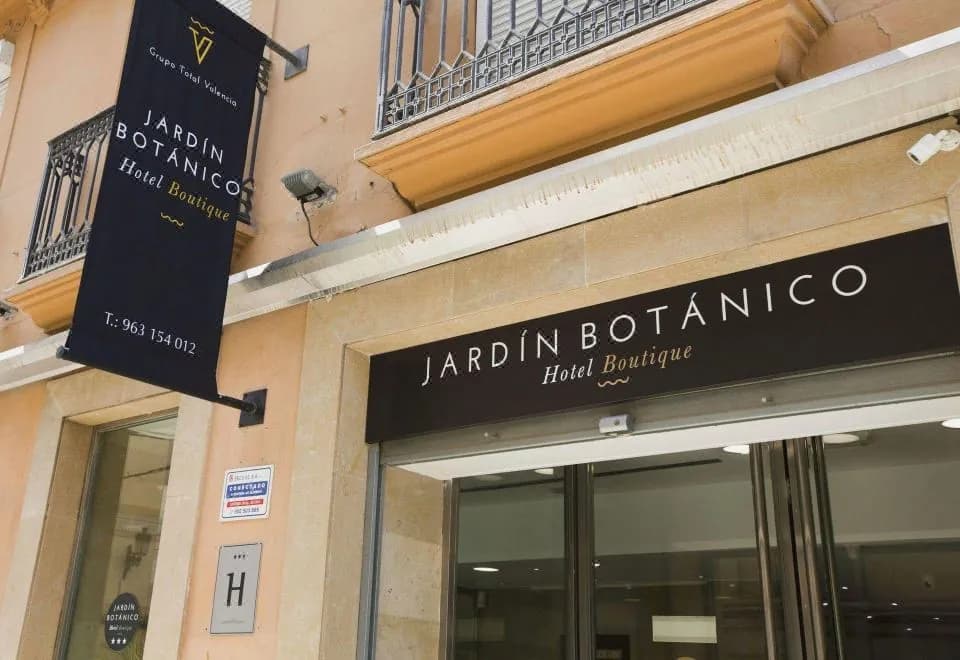 You & CO. J. Botánico Boutique