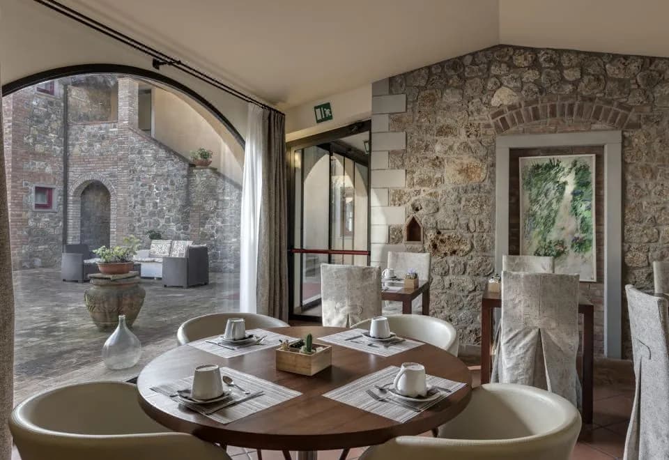 Hotel & Restaurant Casolare le Terre Rosse
