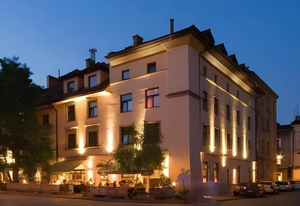 Hotel Ester