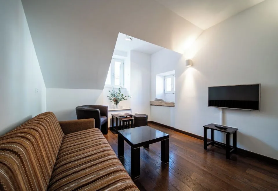 Celenga Apartments with Free Offsite Parking