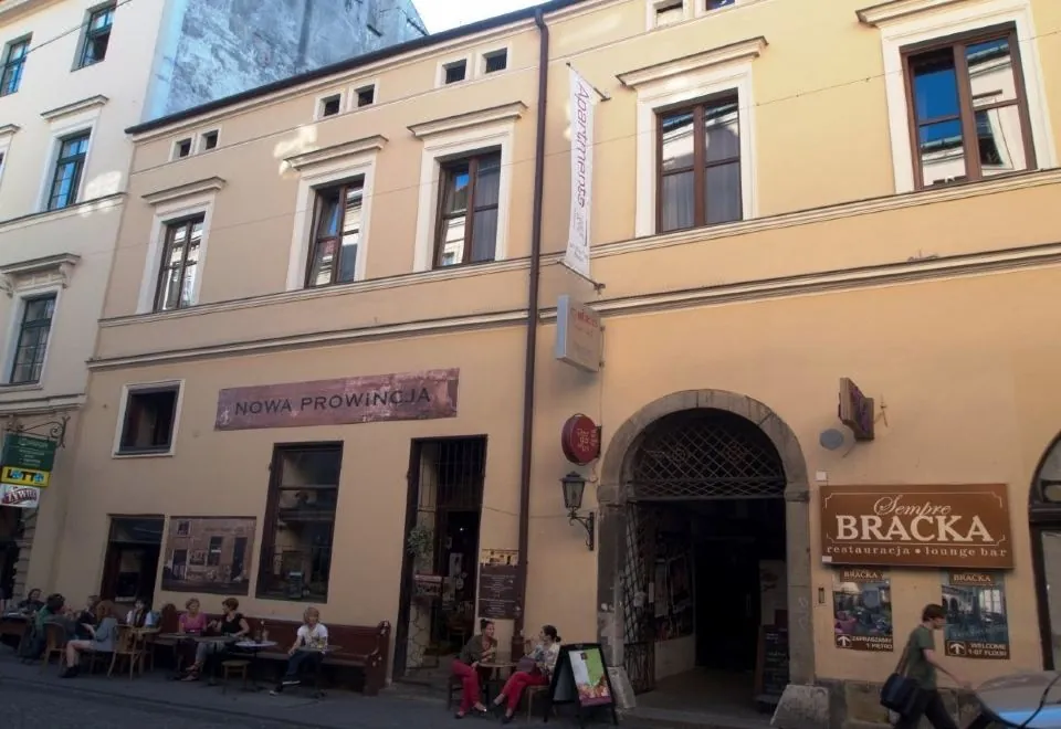 Pergamin Apartments