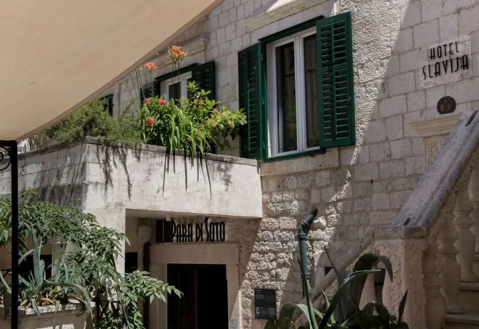 Slavija Culture Heritage Hotel