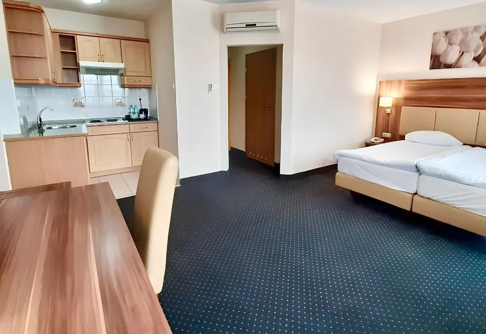 Hotel Poleczki Warsaw Airport