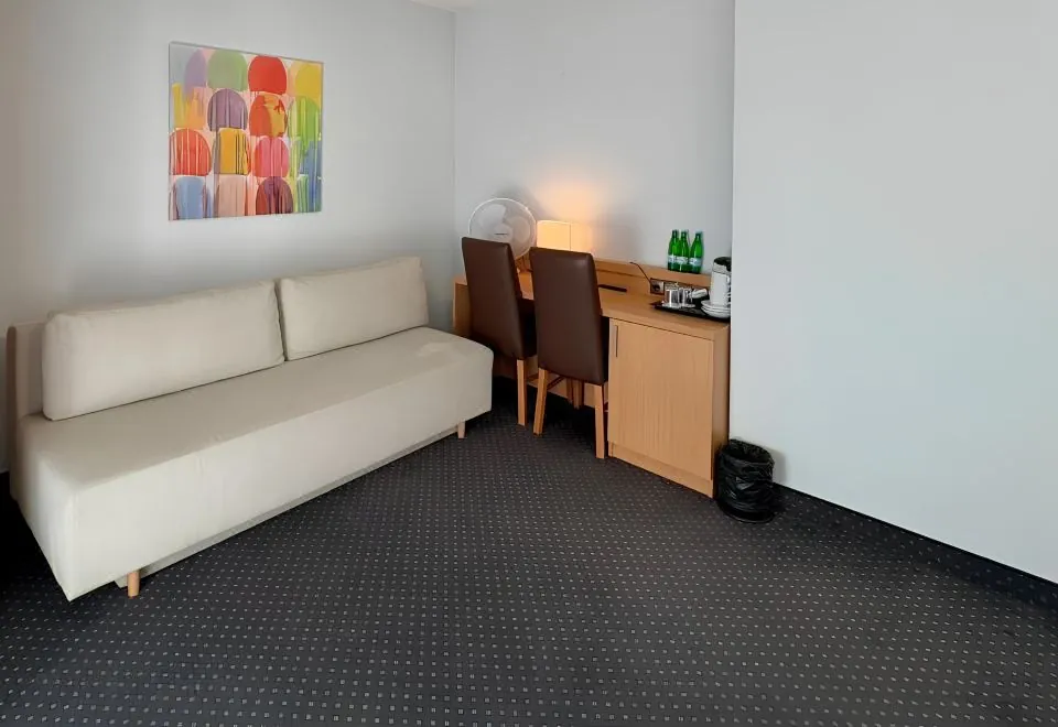 Hotel Poleczki Warsaw Airport