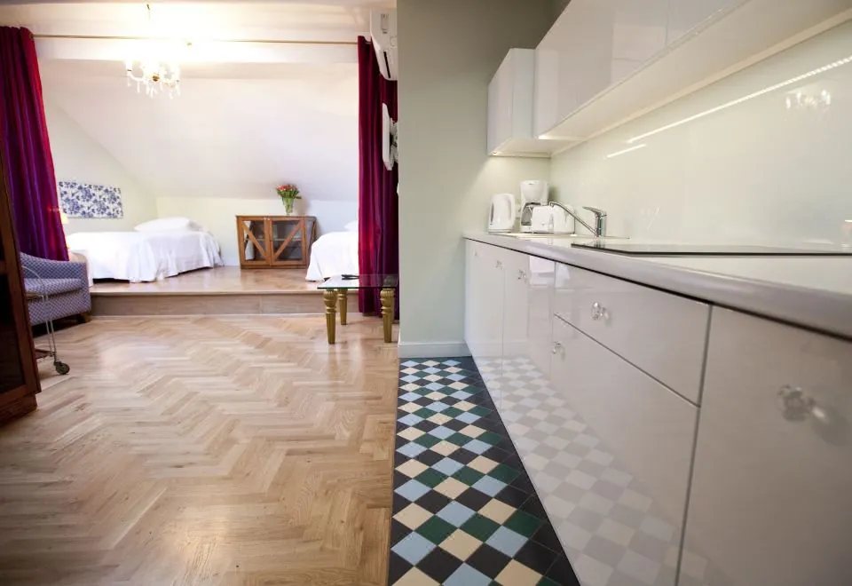 Crystal Suites Chez Helena