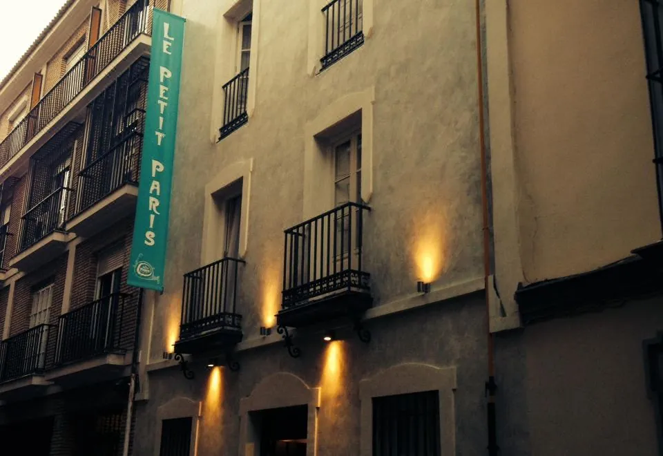 Le Petit Paris