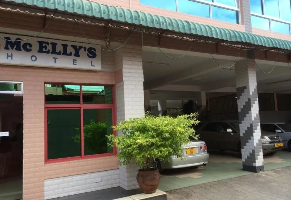 Mc-Elly's Hotel