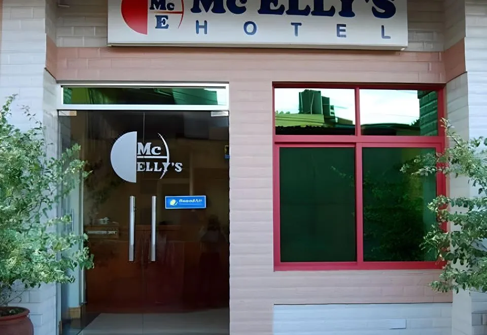 Mc-Elly's Hotel
