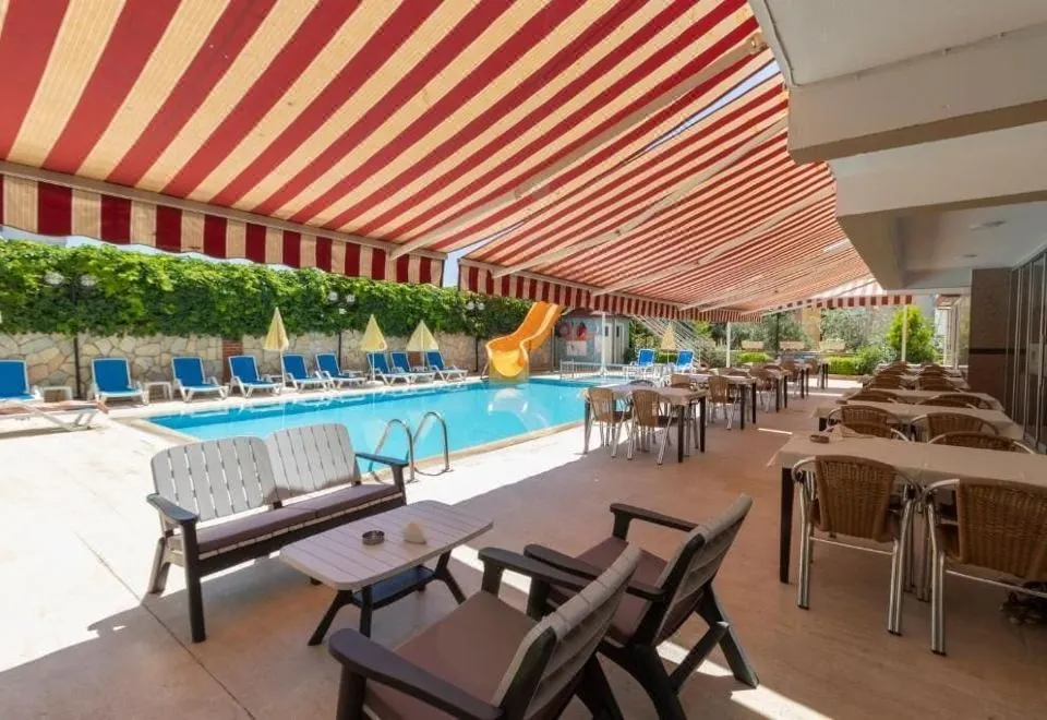 Lara Dinc Hotel