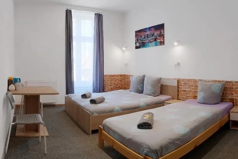 70s Hostel