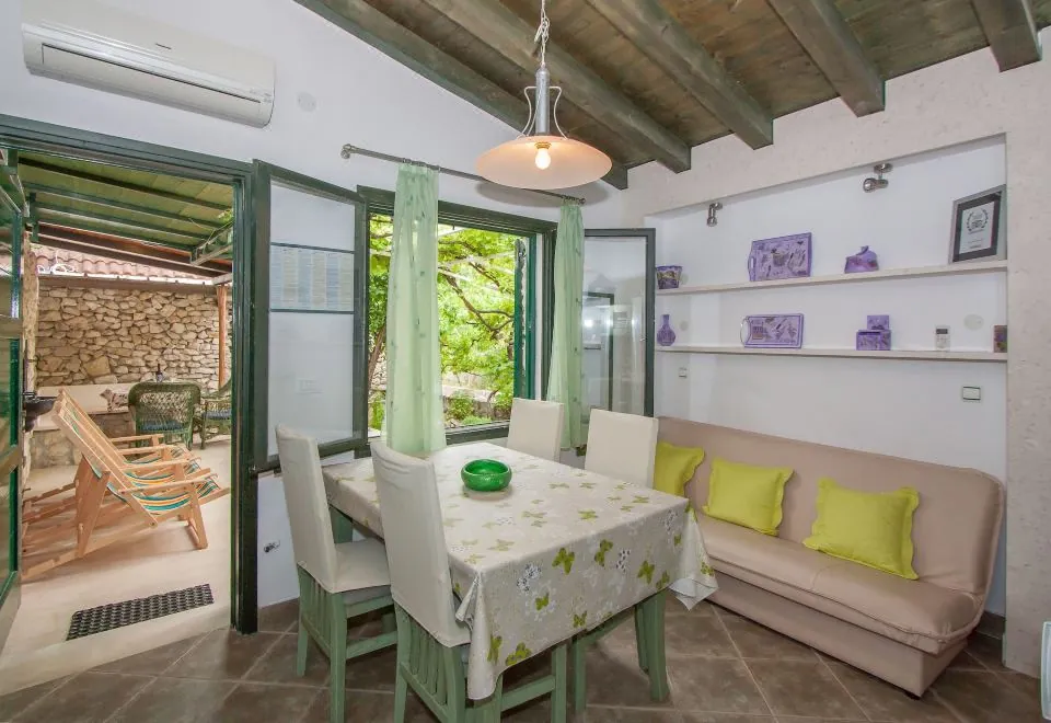 Garden Apartment Hotel