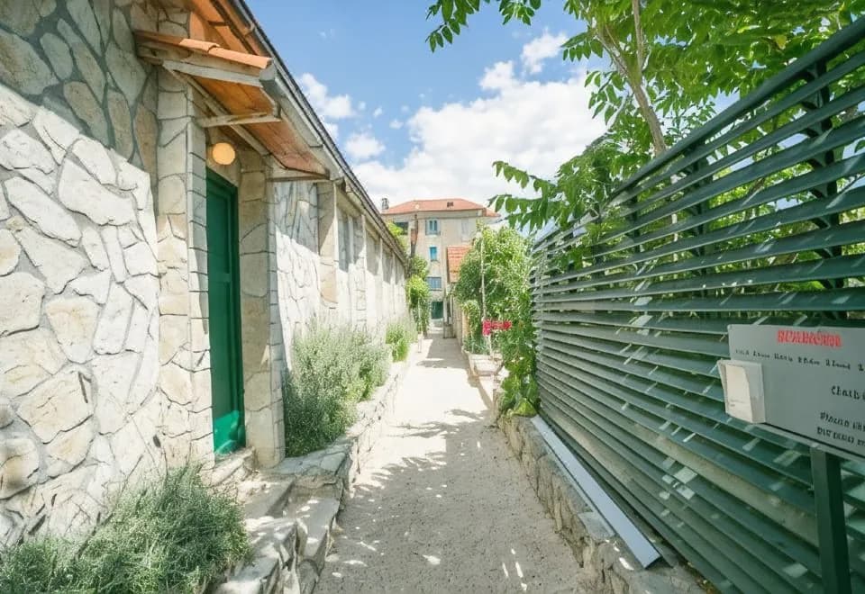 Garden Apartment Hotel