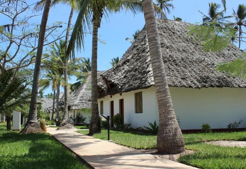 Uroa Bay Beach Resort