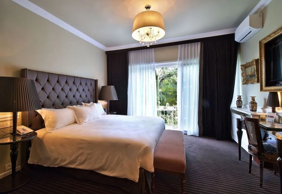 Hotel Manos Premier