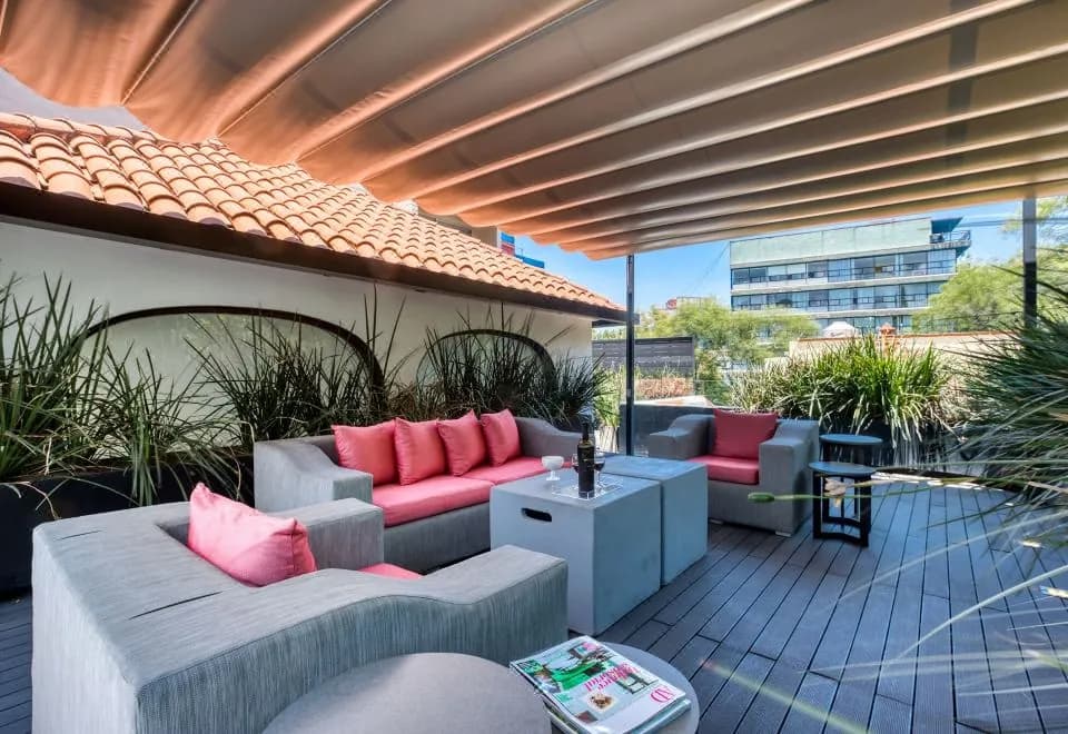 AR 218 Hotel by Uliv