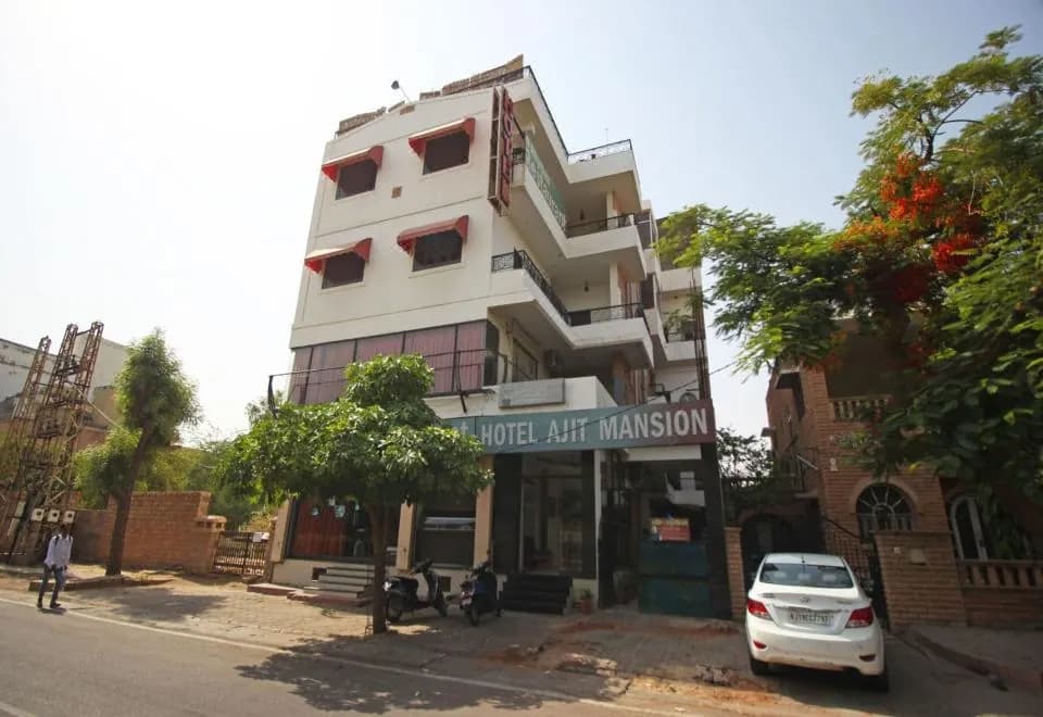 Hotel Ajit Mansion