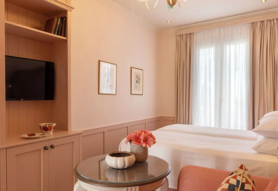 Despotiko Hotel