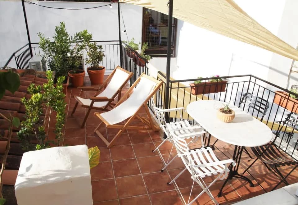 Live in Athens, Thissio suites