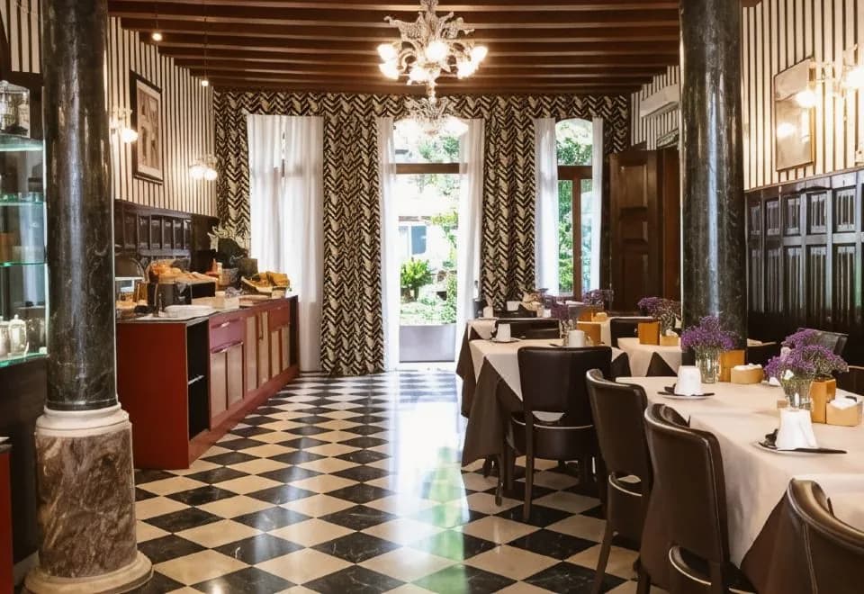Pensione Accademia - Villa Maravege