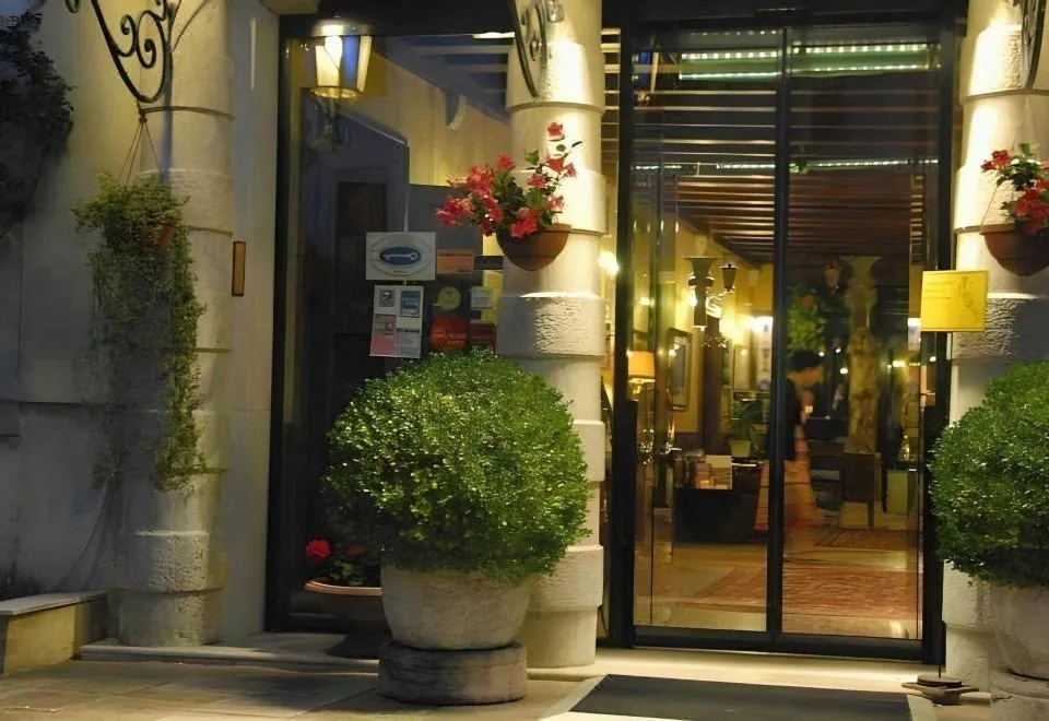 Pensione Accademia - Villa Maravege
