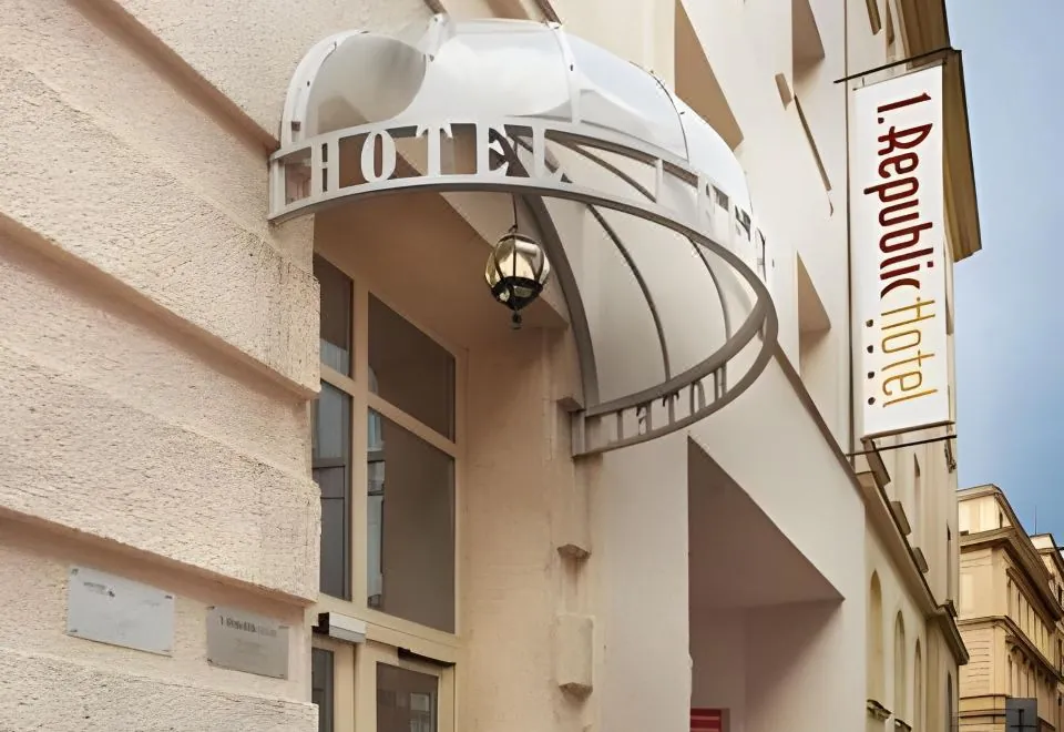 1.Republic Hotel
