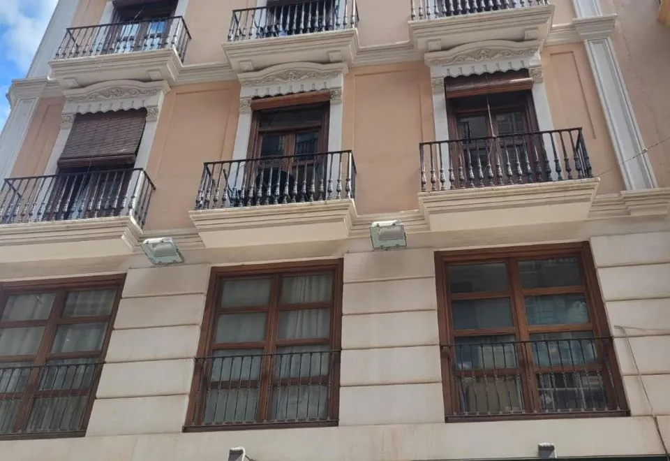 Living Valencia Apartments - Merced