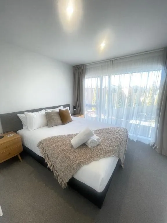 Alpine Junction Townhouse Apartments, Lodge & Hotel