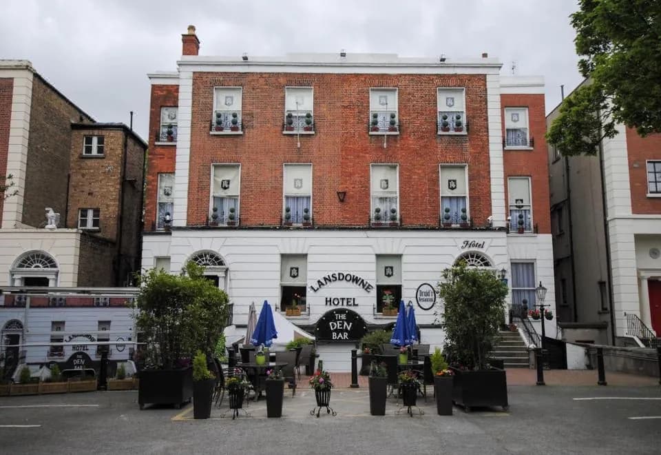 The Lansdowne Hotel