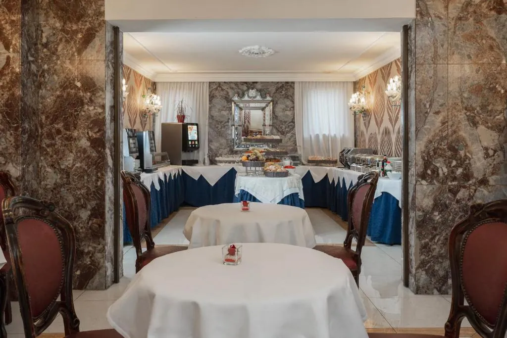 Hotel Montecarlo