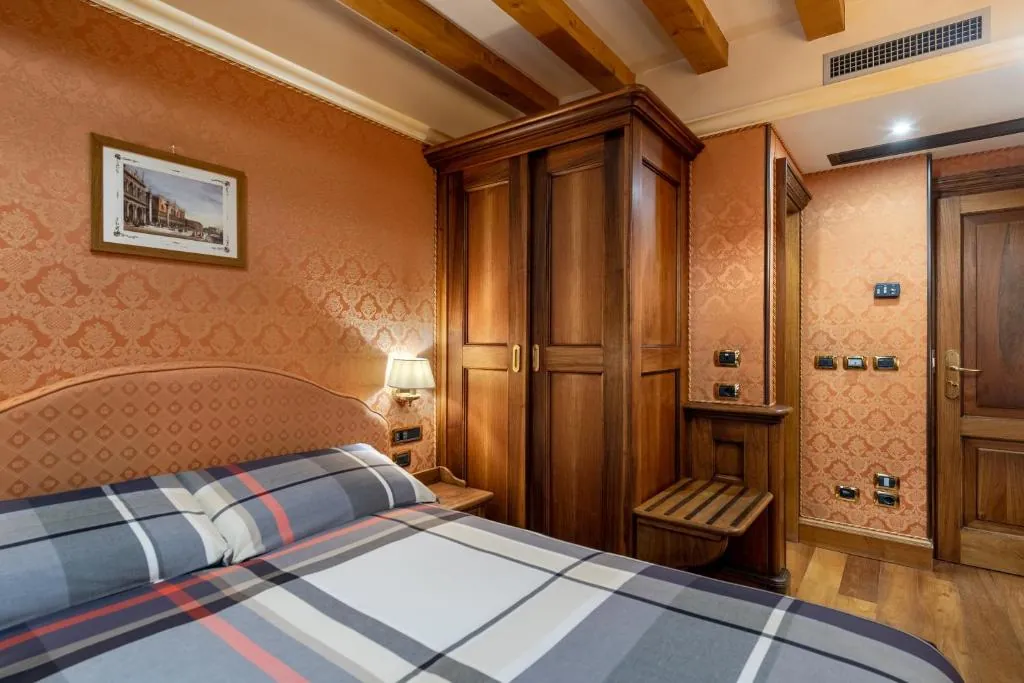 Hotel Montecarlo