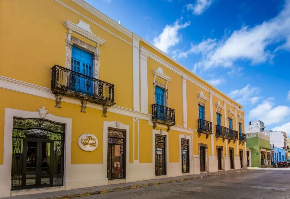 Hotel Plaza Colonial
