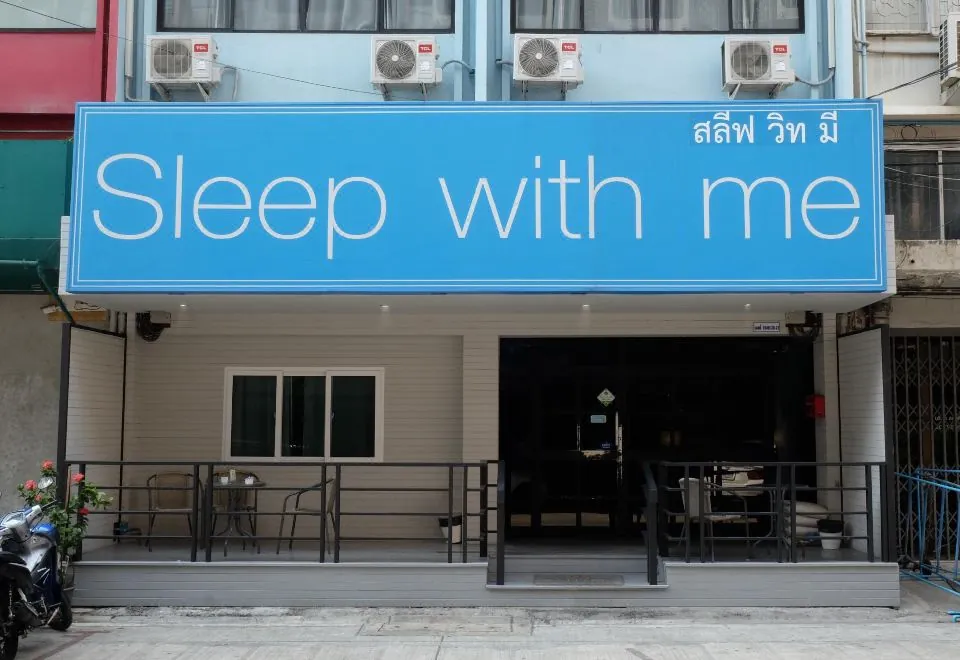 Sleep with Me Bangkok - BTS Phra Khanong
