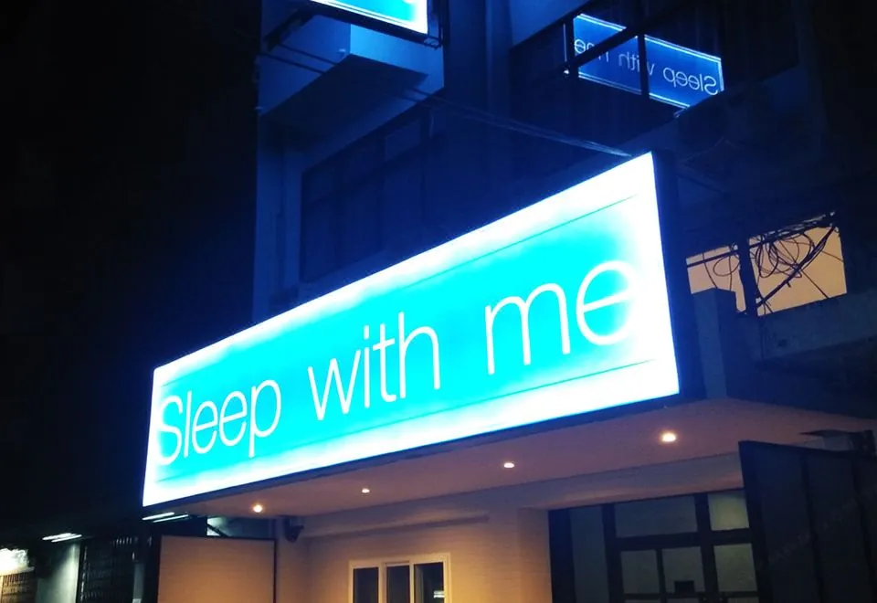 Sleep with Me Bangkok - BTS Phra Khanong