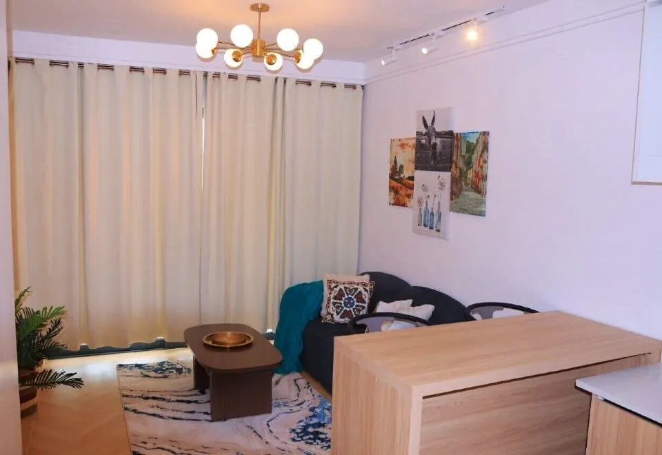 Elegant Comfy 3 Bedroom Apartment