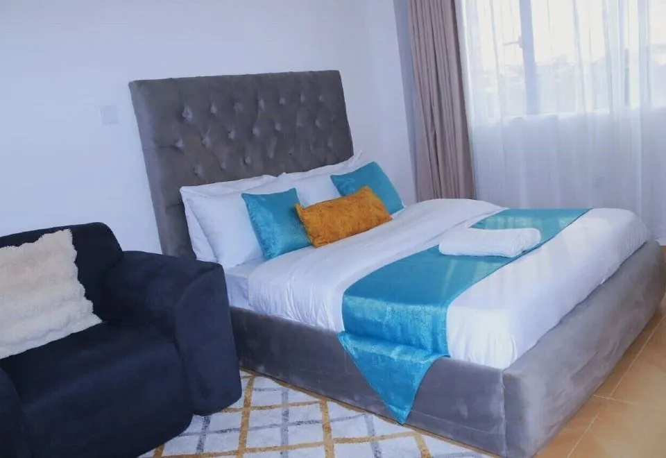 Elegant Comfy 3 Bedroom Apartment