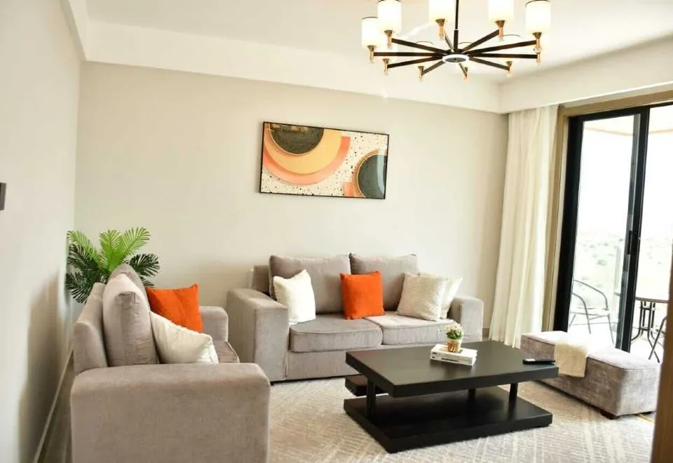 Elegant Comfy 3 Bedroom Apartment