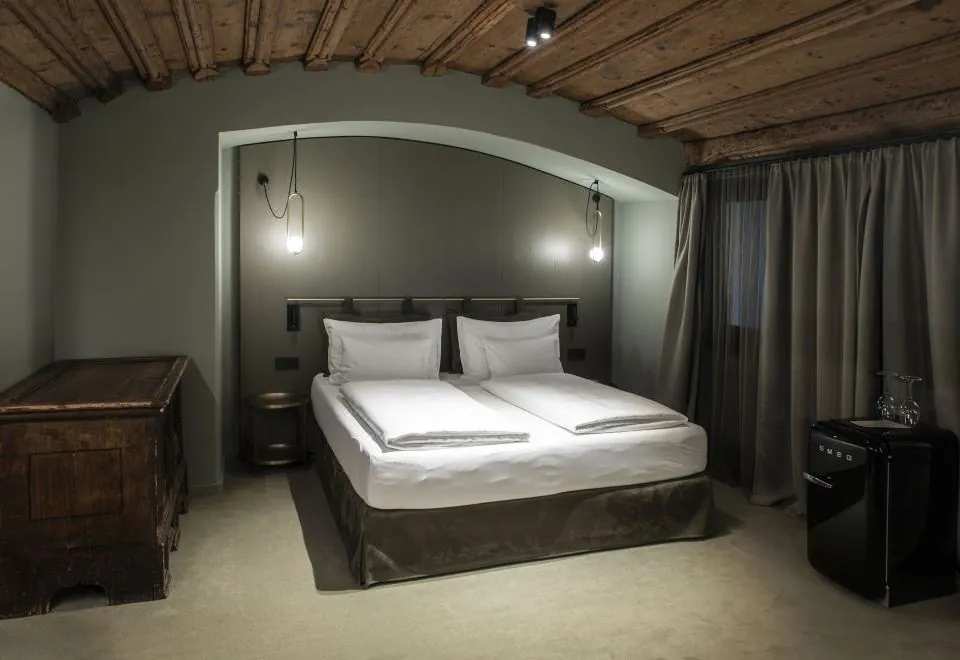 Altstadthotel Wei?es Kreuz