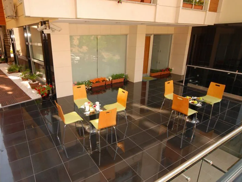 Aura Suites