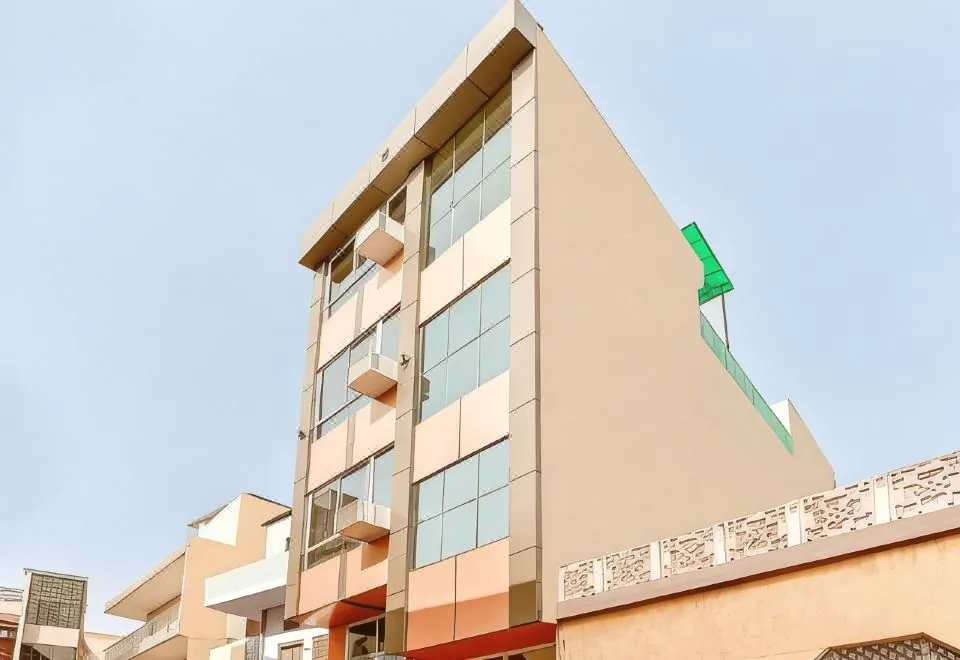 OYO 28054 Hotel Suraj Villa