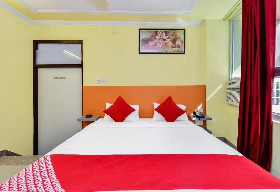OYO 28054 Hotel Suraj Villa