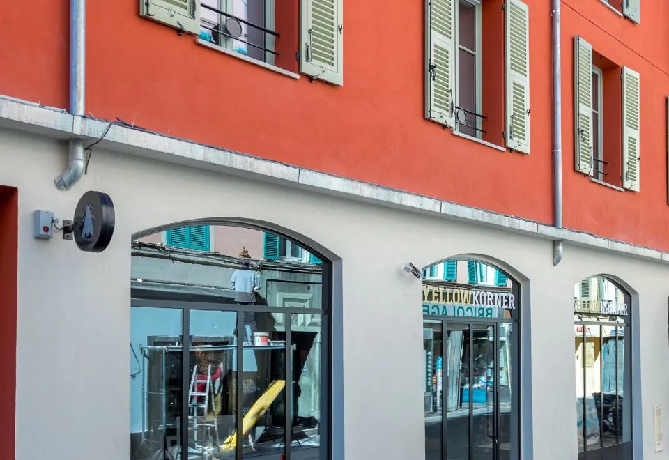 L'Abeille, Boutique Apartments