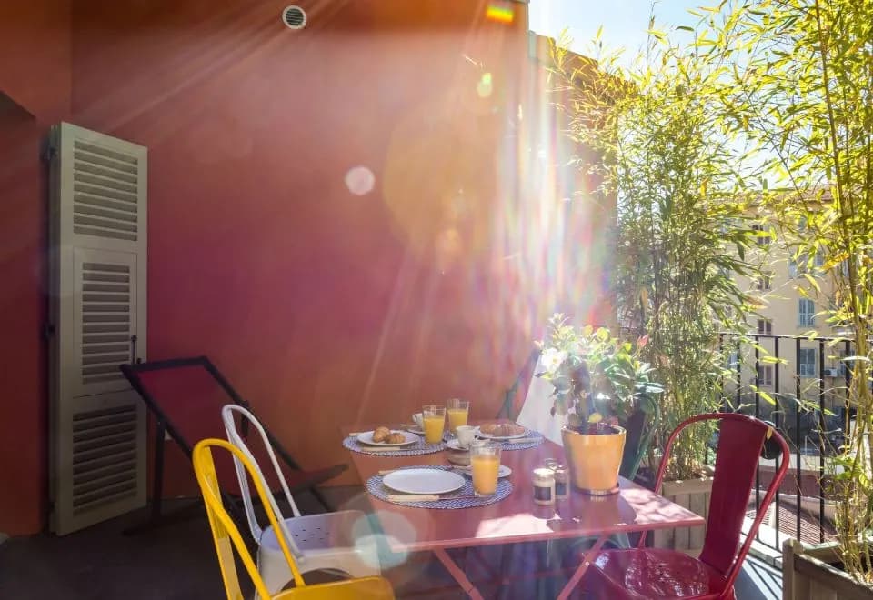 L'Abeille, Boutique Apartments
